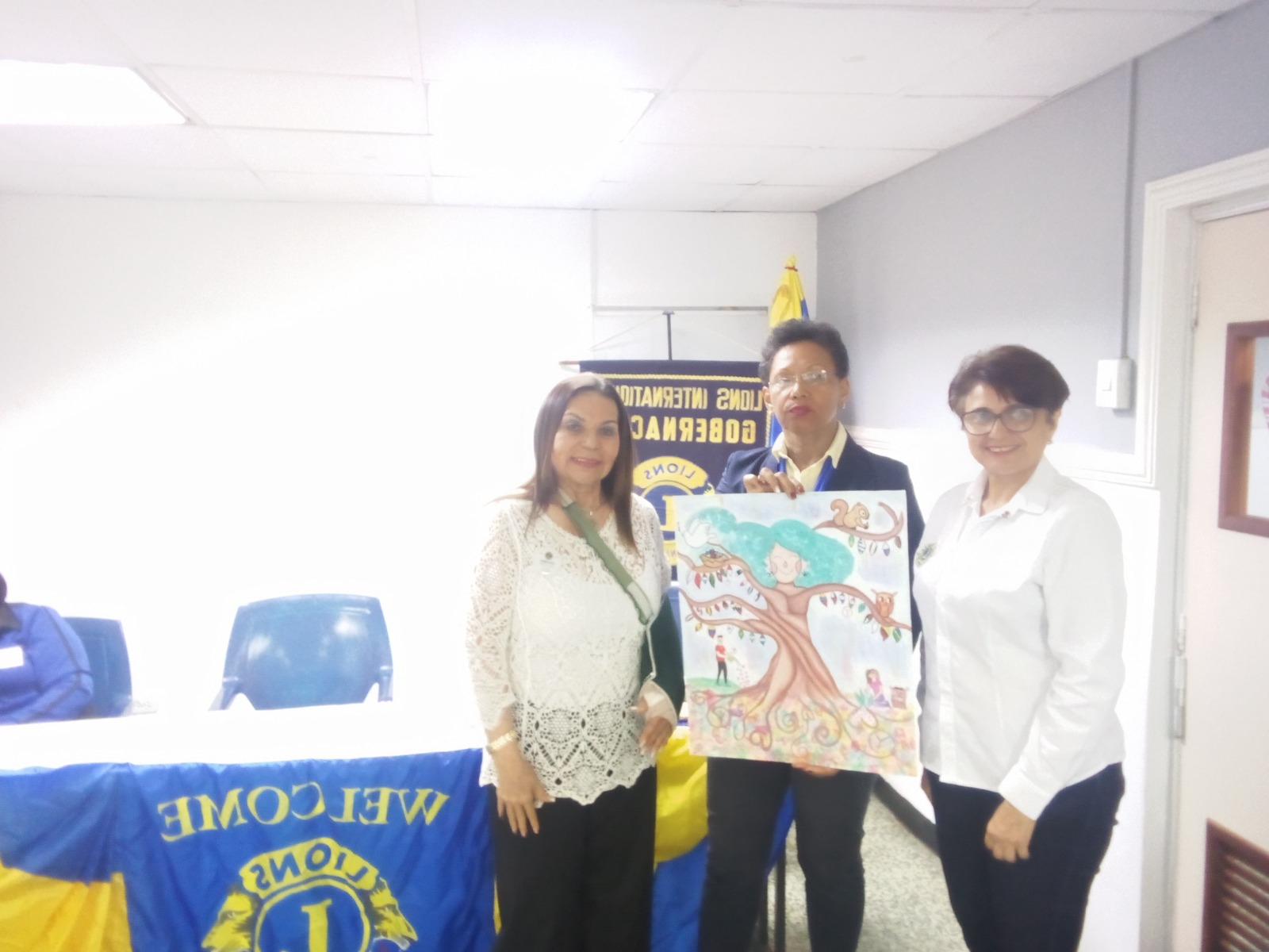 Club Leones de Maracaibo recibió la visita de la Gobernadora del