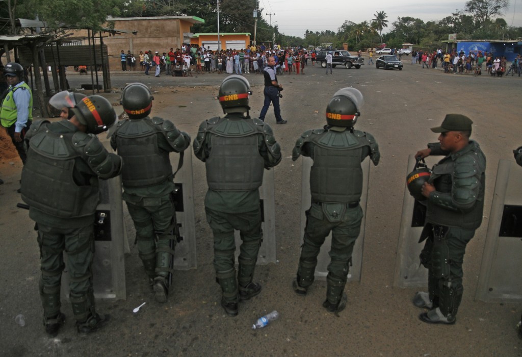 HM QUEMAN COMANDO GNB-LA SIBUCARA (Foto.Humberto Matheus)5
