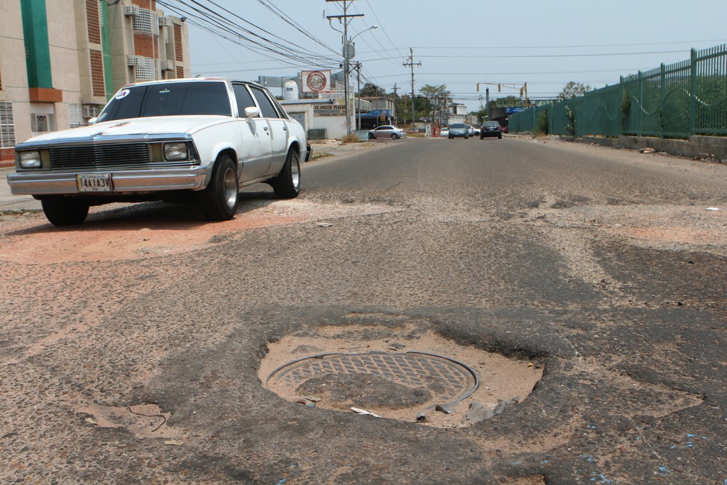 HM AVENIDA 63 SECTOR AMPARO-DESDE LA CALLE (FOTO.HUMBERTO MATHEUS)1