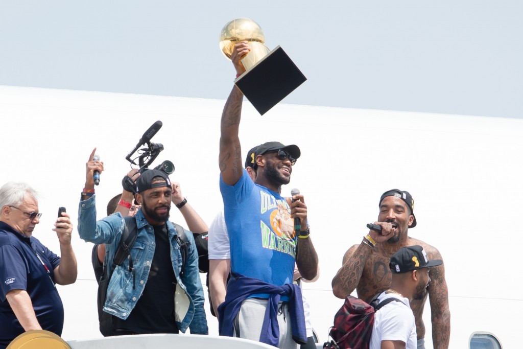 2016 NBA Champion Cleveland Cavaliers Airport Arrival