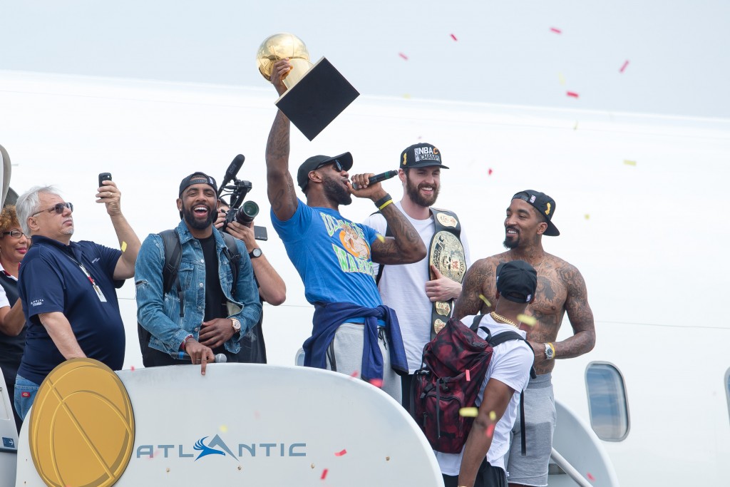 2016 NBA Champion Cleveland Cavaliers Airport Arrival