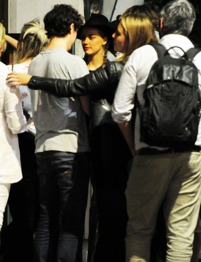 rs_1024x1654-160819131940-634.4.Amber-Heard-Margot-Robbie-Cara-Delevingne-Post-Divorce-Night-Out-Exclusive-London-JR-081916