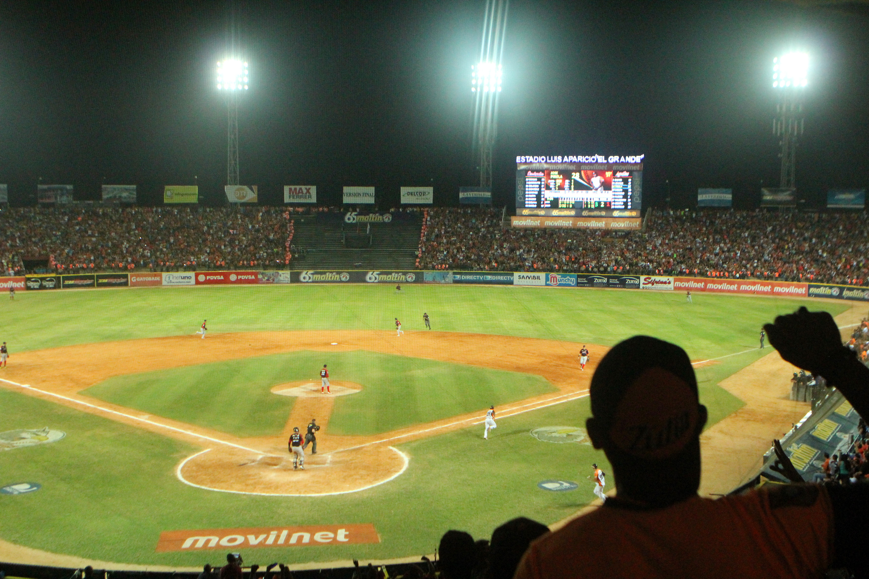 jp-aguilas-fanaticada-fanaticos-estadio-luis-aparicio-foto-javier-plaza