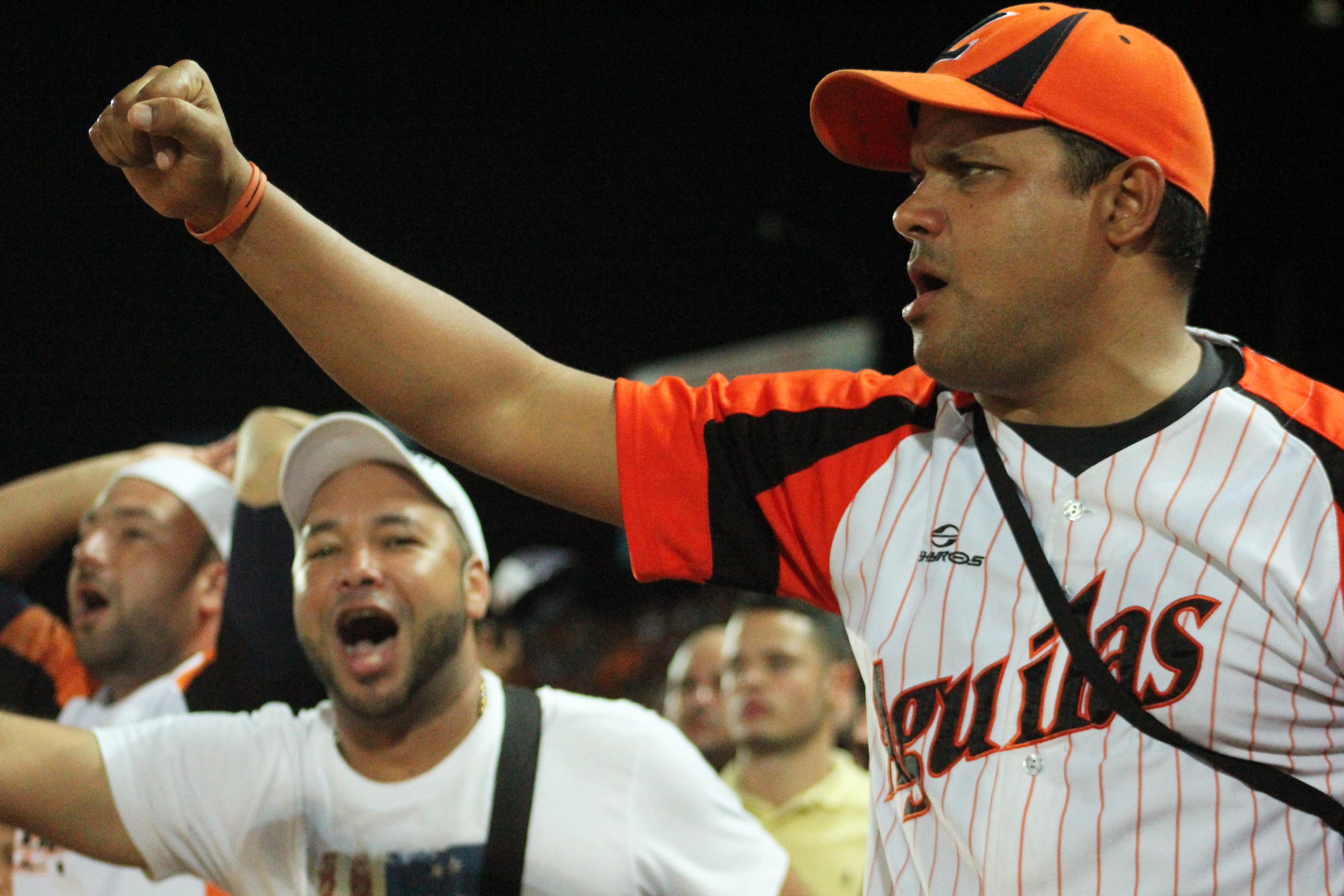 jp-aguilas-fanaticada-fanaticos-foto-javier-plaza