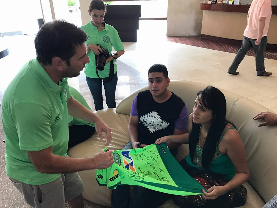 chapecoense-azafata-version-final