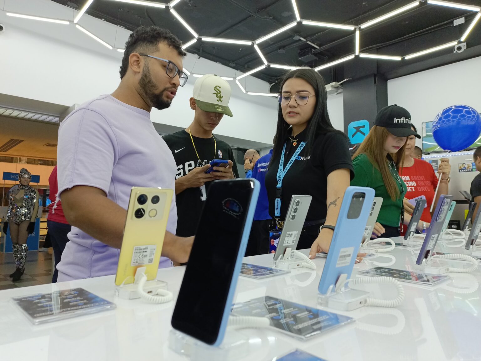 Krece abre en Maracaibo su primera tienda física a nivel nacional con ...