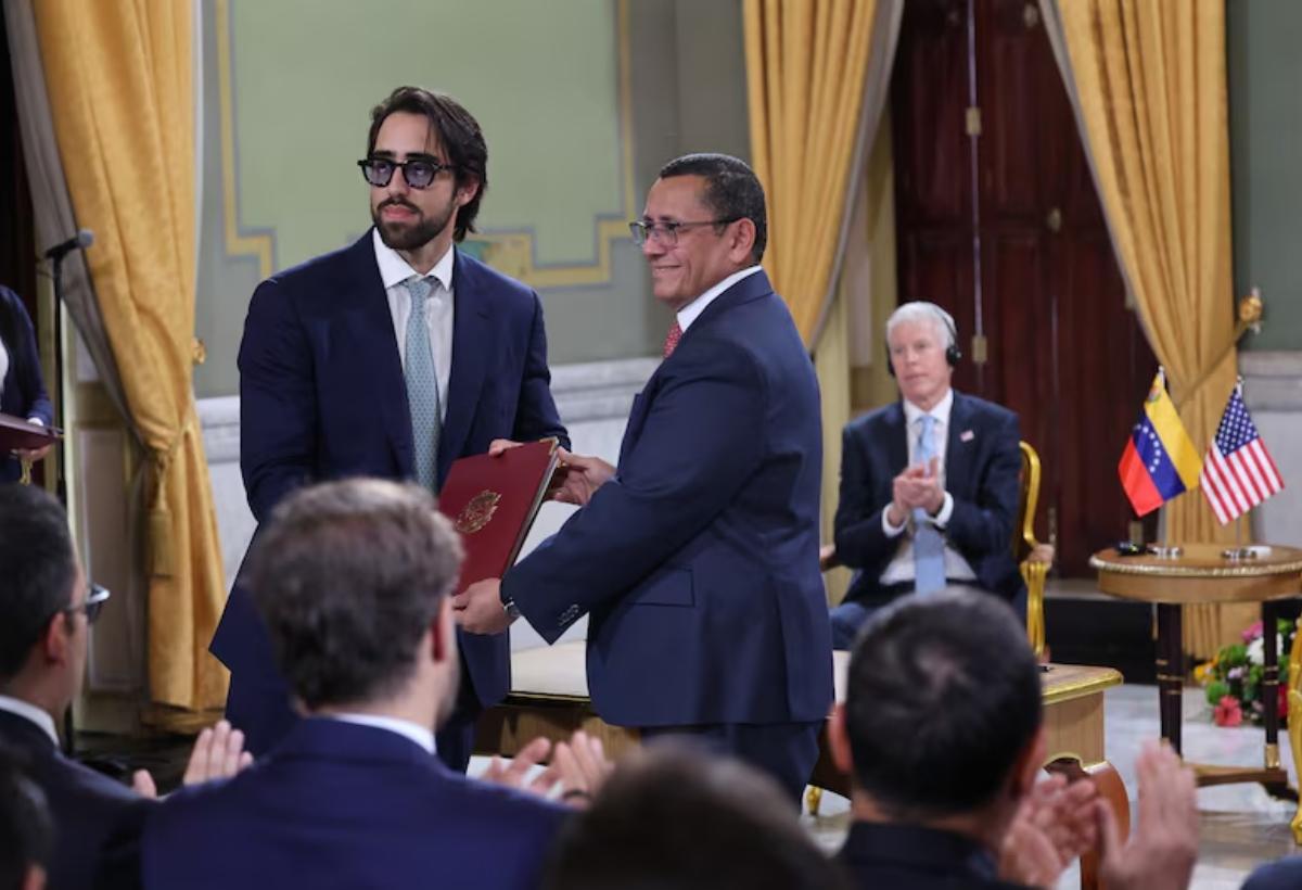 Empresario de 28 años promete 100.000 barriles diarios, pero guarda ...